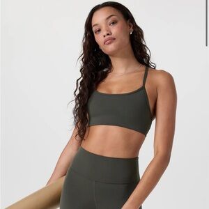 Vuori AllTheFeelsT™ Bra in kale size small